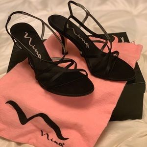 Nina Strappy black sandals size 7
